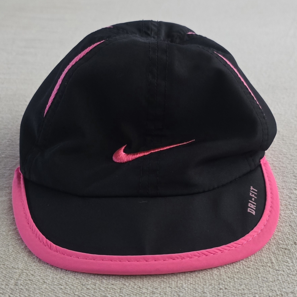 Nike Baby Infant 12-24 Months Boy Girl Dri-Fit Featherlight Cap Black Hyper Pink